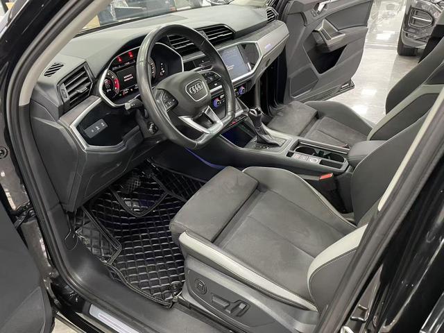 Audi Q3 2022 35 TFSI Dynamic Fashion
