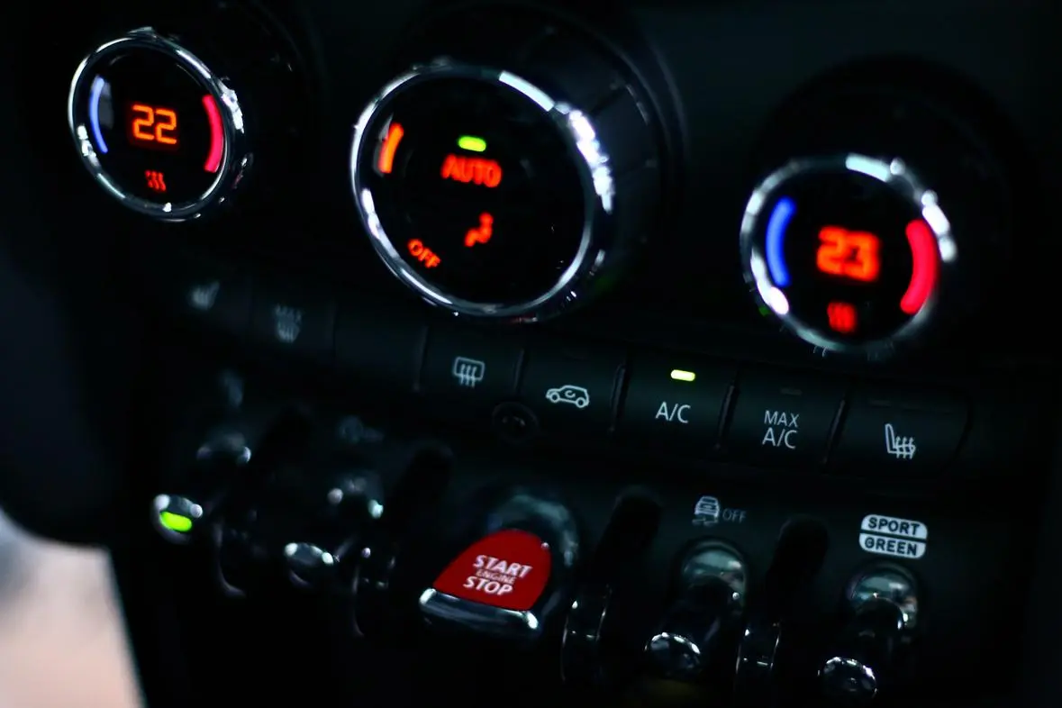 MINI MINI 2023 1.5T COOPER 5