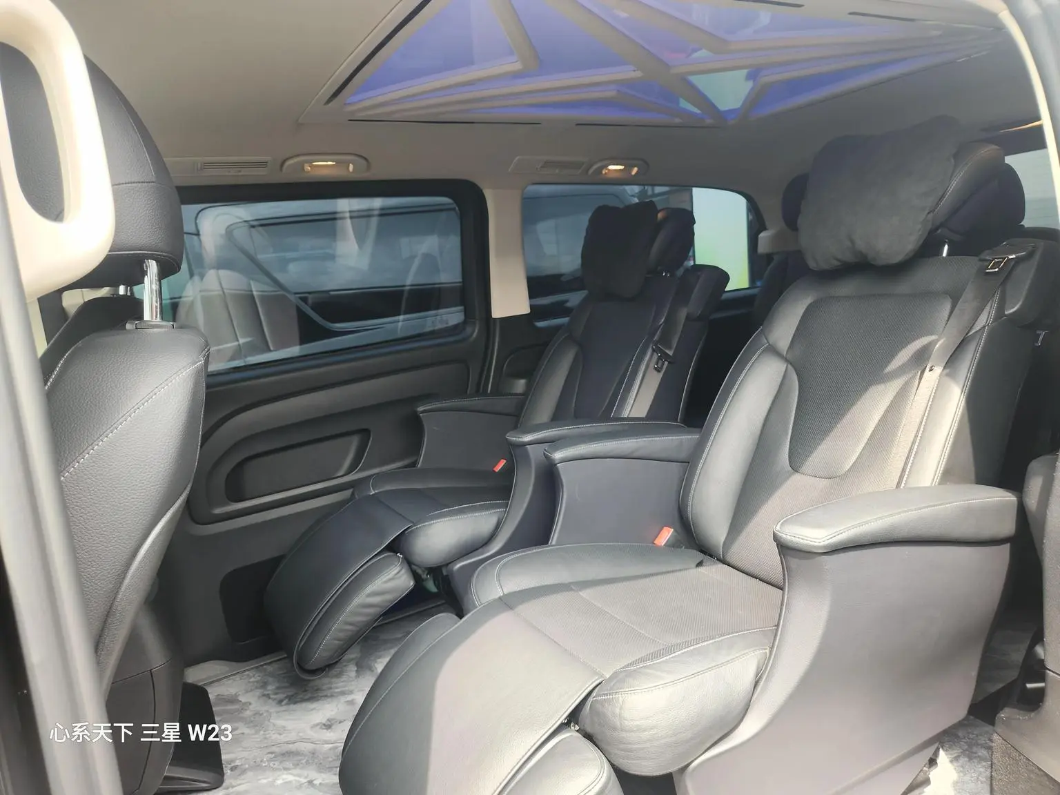 Mercedes-Benz 2023 2.0T Business 7 seat