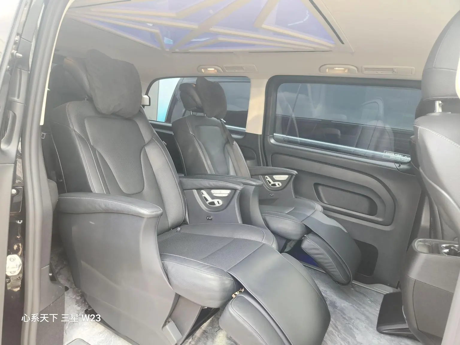 Mercedes-Benz 2023 2.0T Business 7 seat