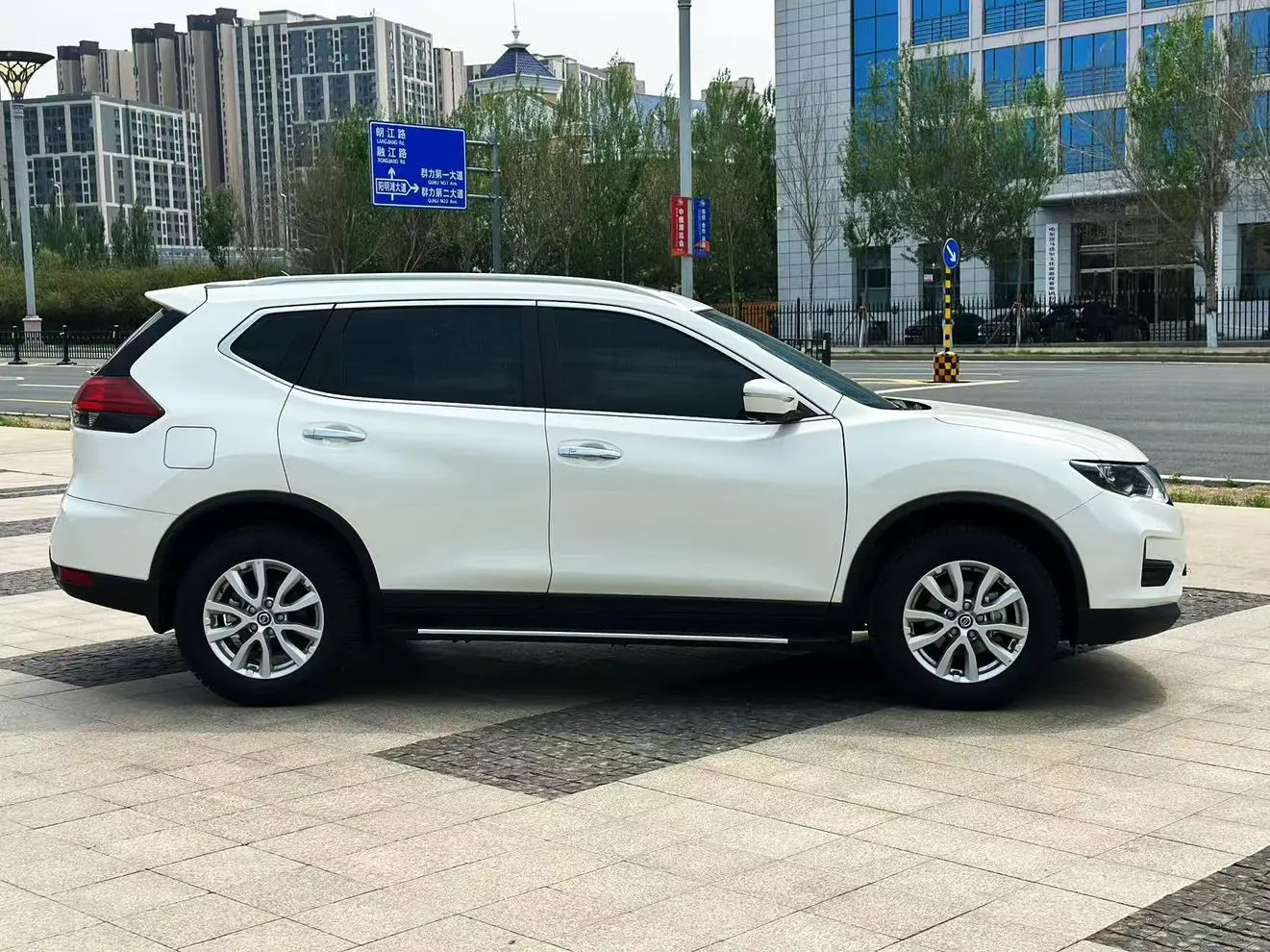 Nissan X-Trail 2023 Classic 2.0L 2WD Smart Connected