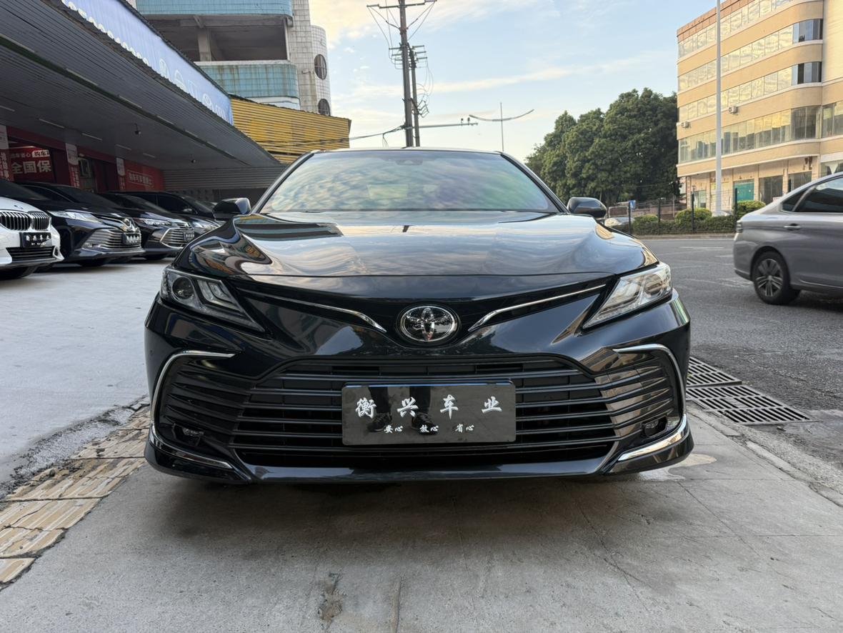 Toyota Camry 2023 2.0G Luxury