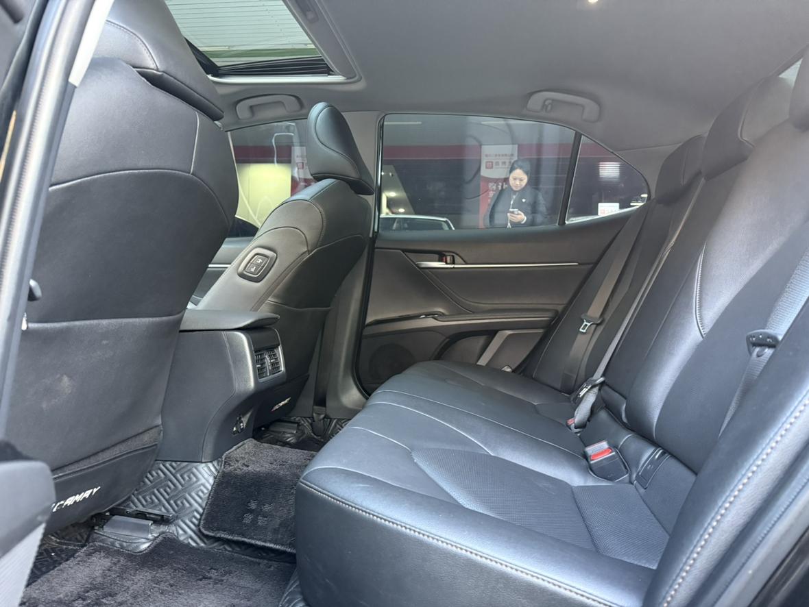 Toyota Camry 2023 2.0G Luxury