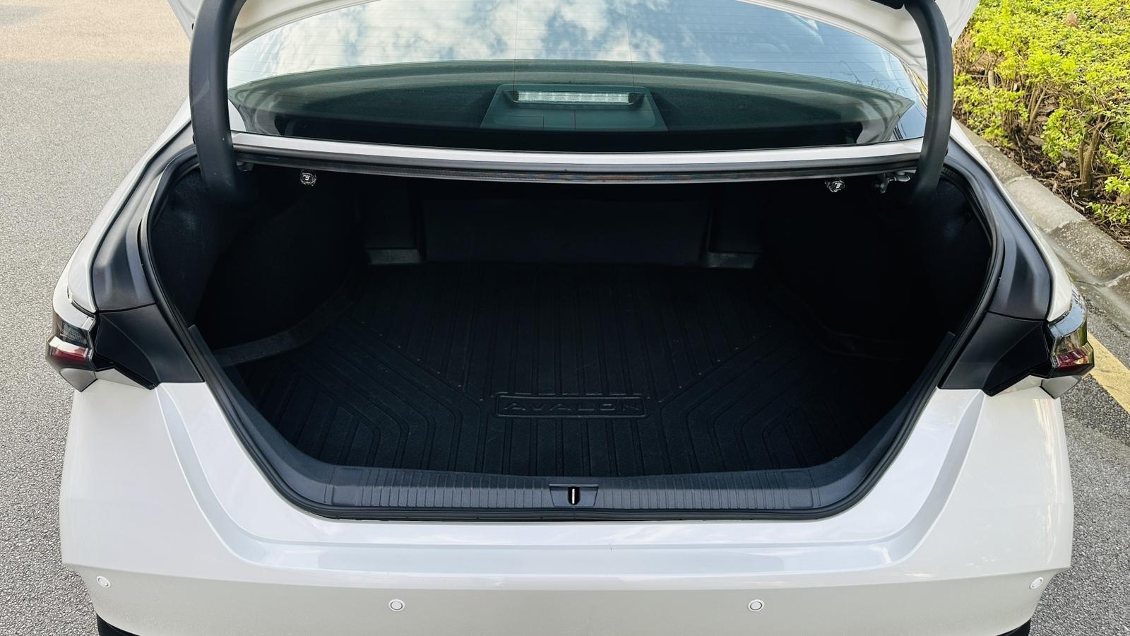 Toyota Avalon 2023 2.5L Auto Luxury