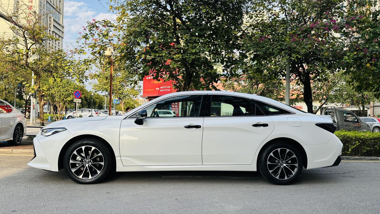 Toyota Avalon 2023 2.5L Auto Luxury