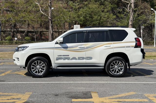 Toyota Prado 2018 3.5L Auto TX-L NAVI Rear spare tire