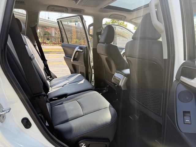 Toyota Prado 2018 3.5L Auto TX-L NAVI Rear spare tire