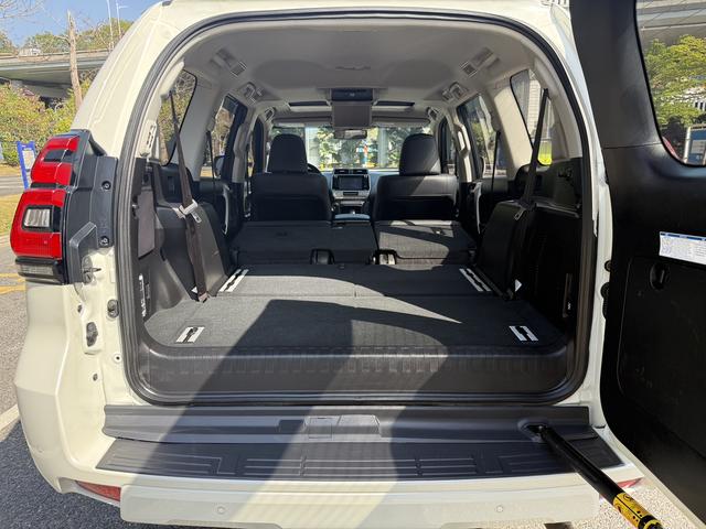 Toyota Prado 2018 3.5L Auto TX-L NAVI Rear spare tire