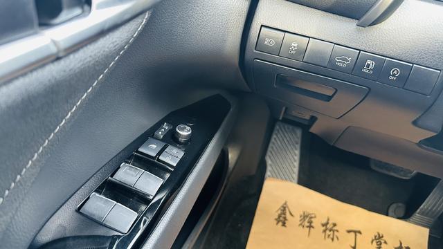 Toyota Camry 2022 2.0S Knight