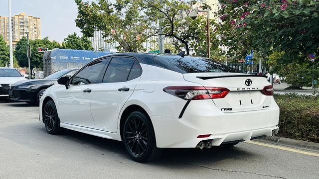 Toyota Camry 2022 2.0S Knight