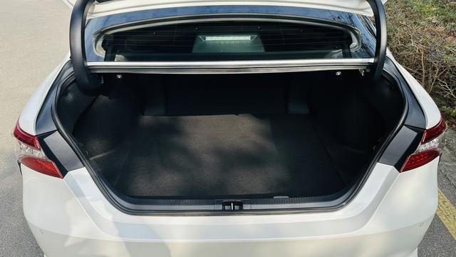 Toyota Camry 2022 2.0S Knight