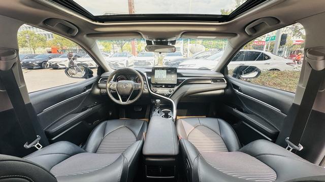 Toyota Camry 2022 2.0S Knight