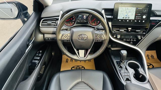 Toyota Camry 2022 2.0S Knight