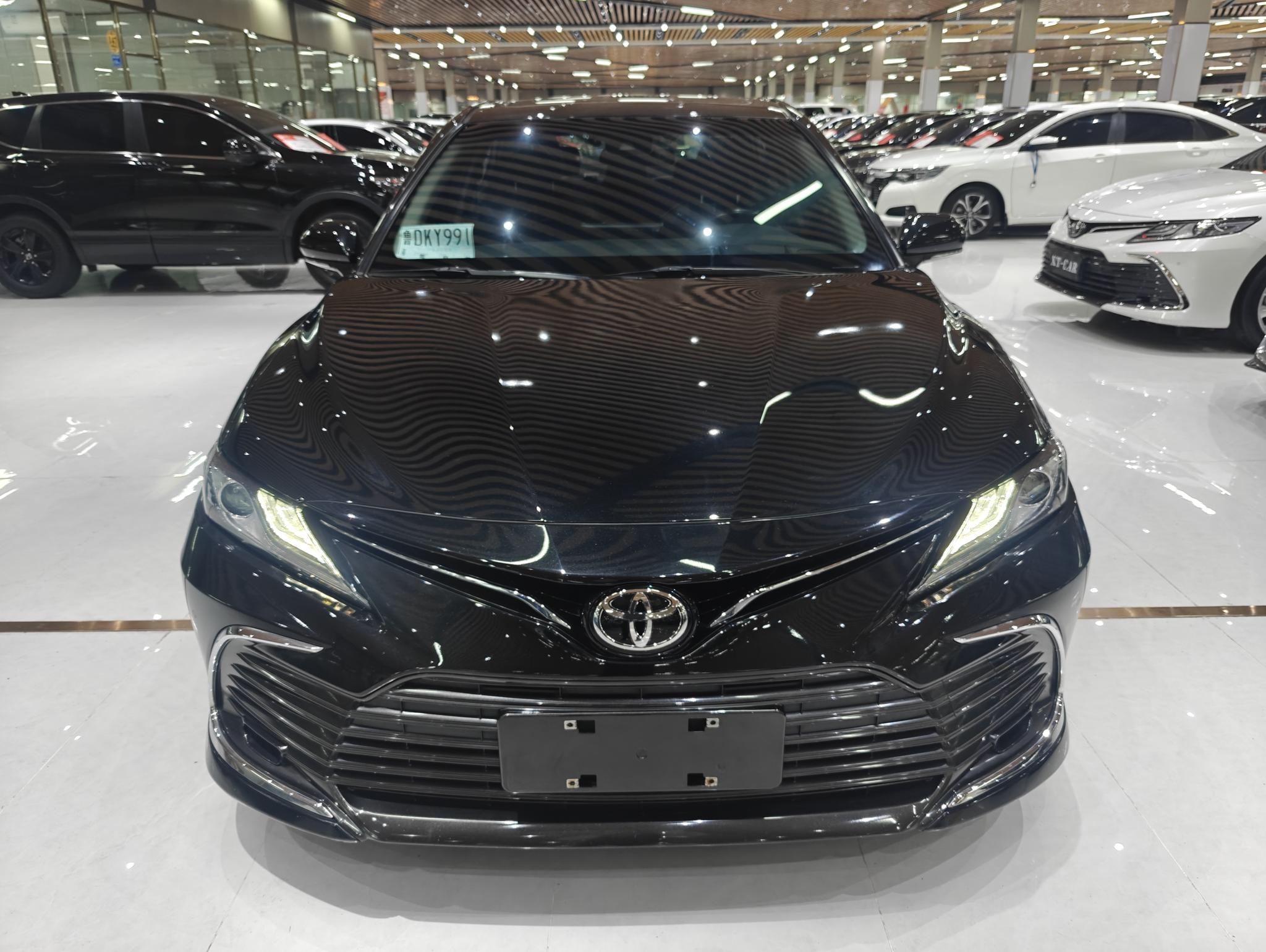 Toyota Camry 2021 2.0G Luxury