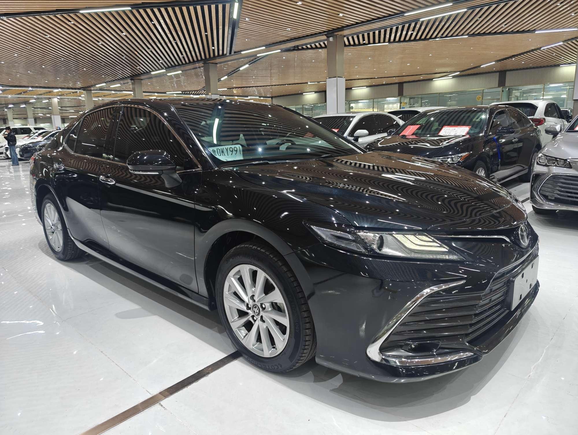 Toyota Camry 2021 2.0G Luxury