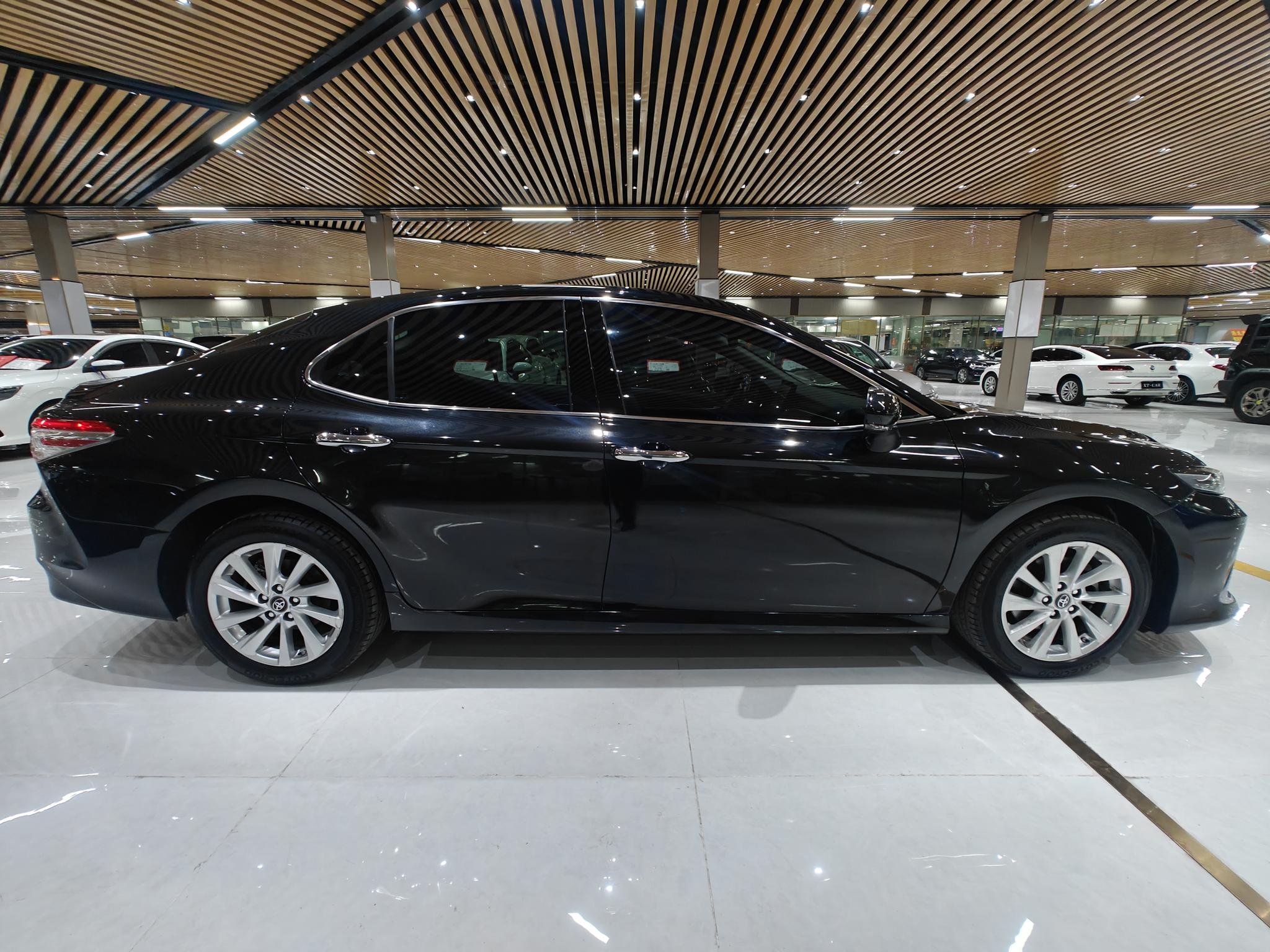 Toyota Camry 2021 2.0G Luxury