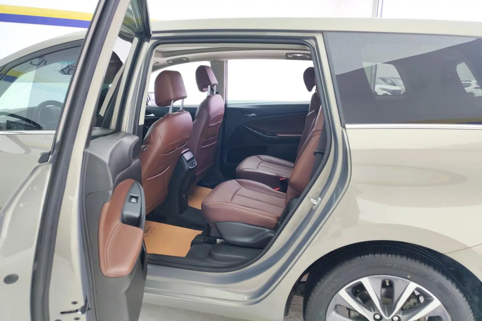 Buick GL6 2019 18T 6 seat Connected Premium China V