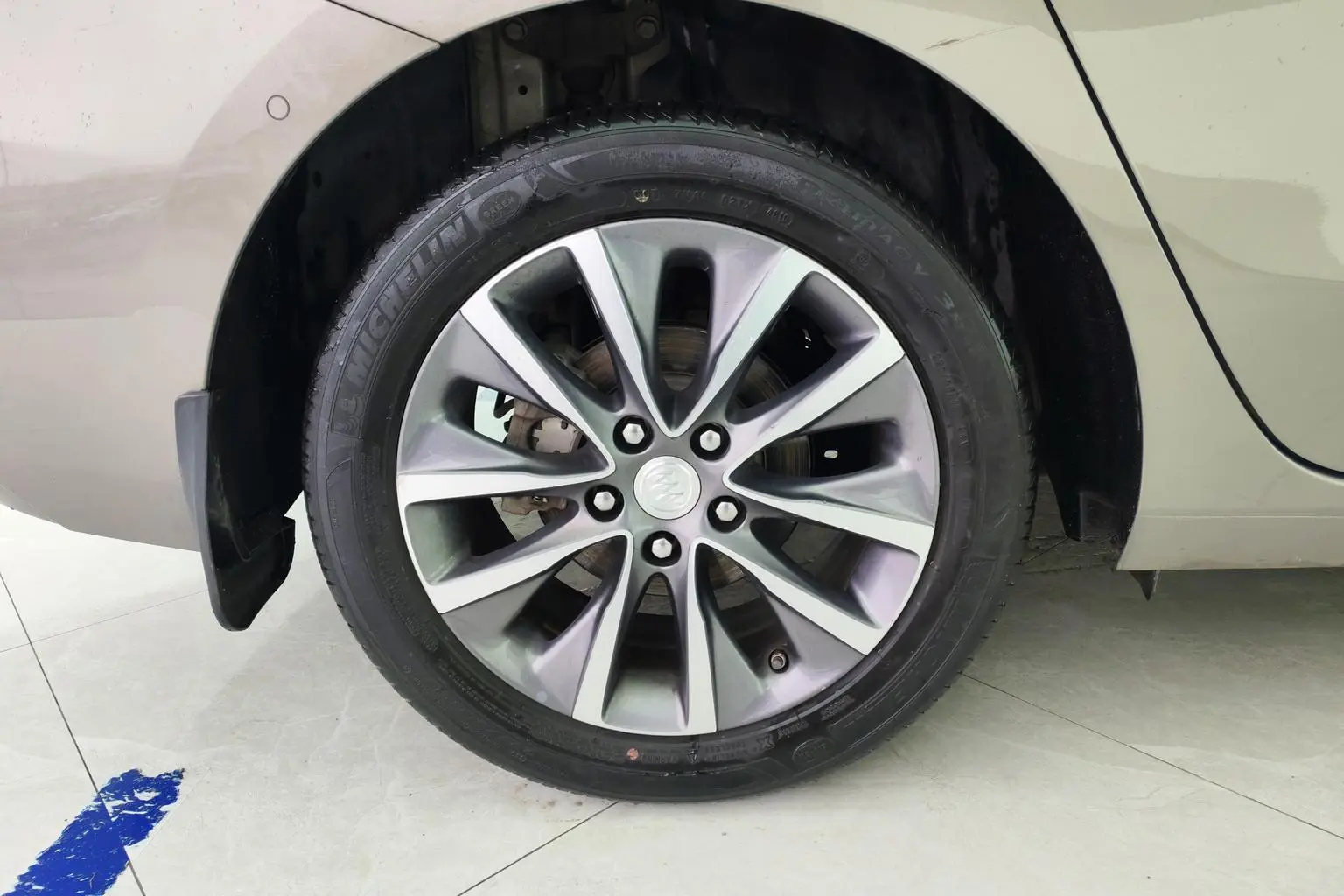 Buick GL6 2019 18T 6 seat Connected Premium China V