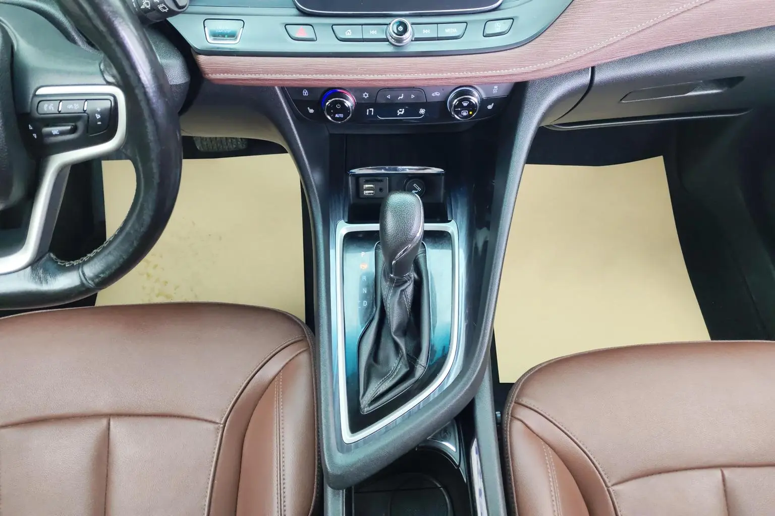 Buick GL6 2019 18T 6 seat Connected Premium China V