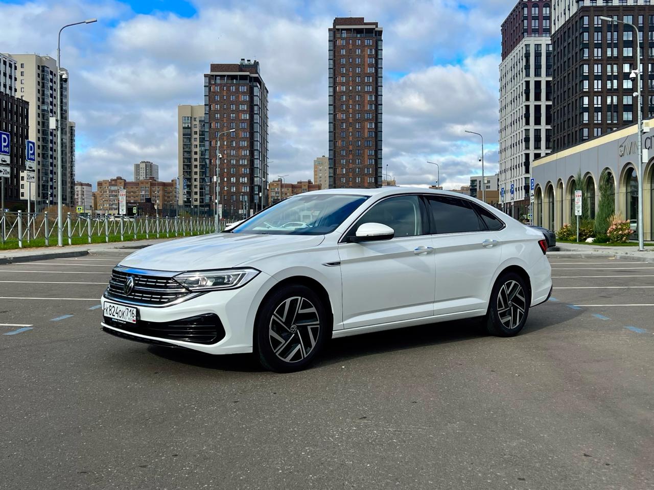 Volkswagen Jetta (Sagitar)