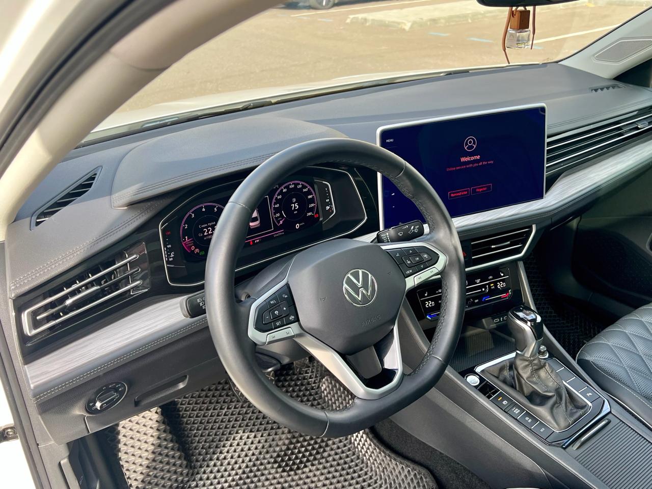 Volkswagen Jetta (Sagitar)