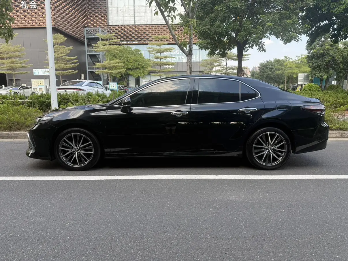 Toyota Camry 2023 2.5G Luxury