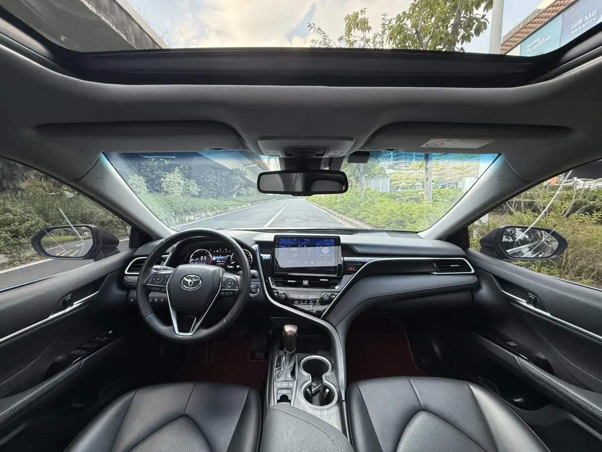 Toyota Camry 2023 2.5G Luxury