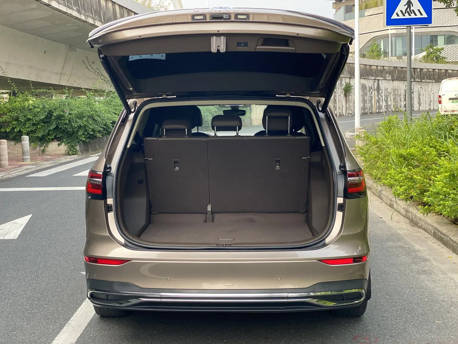 Volkswagen Viloran 2020 380TSI Flagship