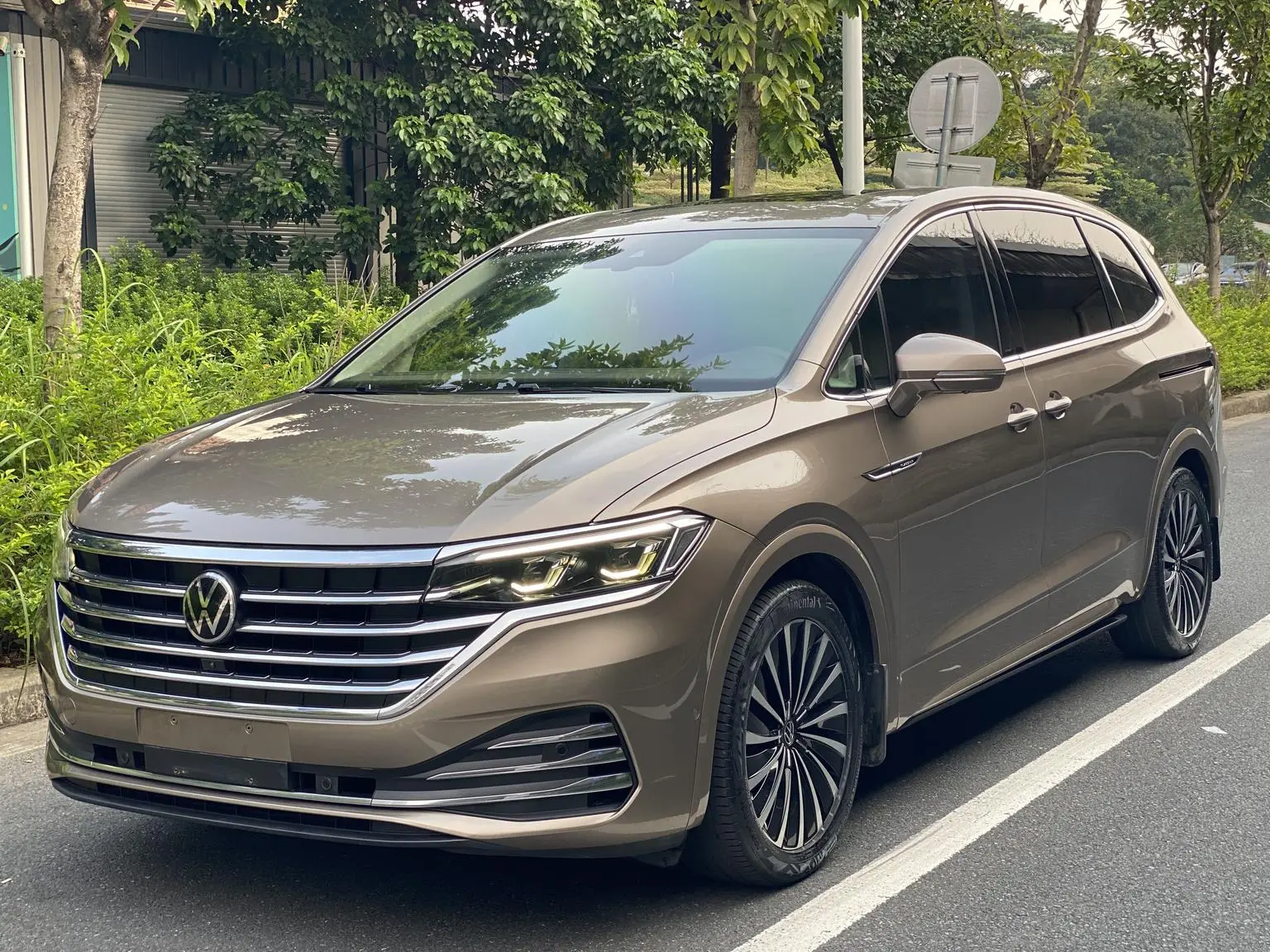 Volkswagen Viloran 2020 380TSI Flagship