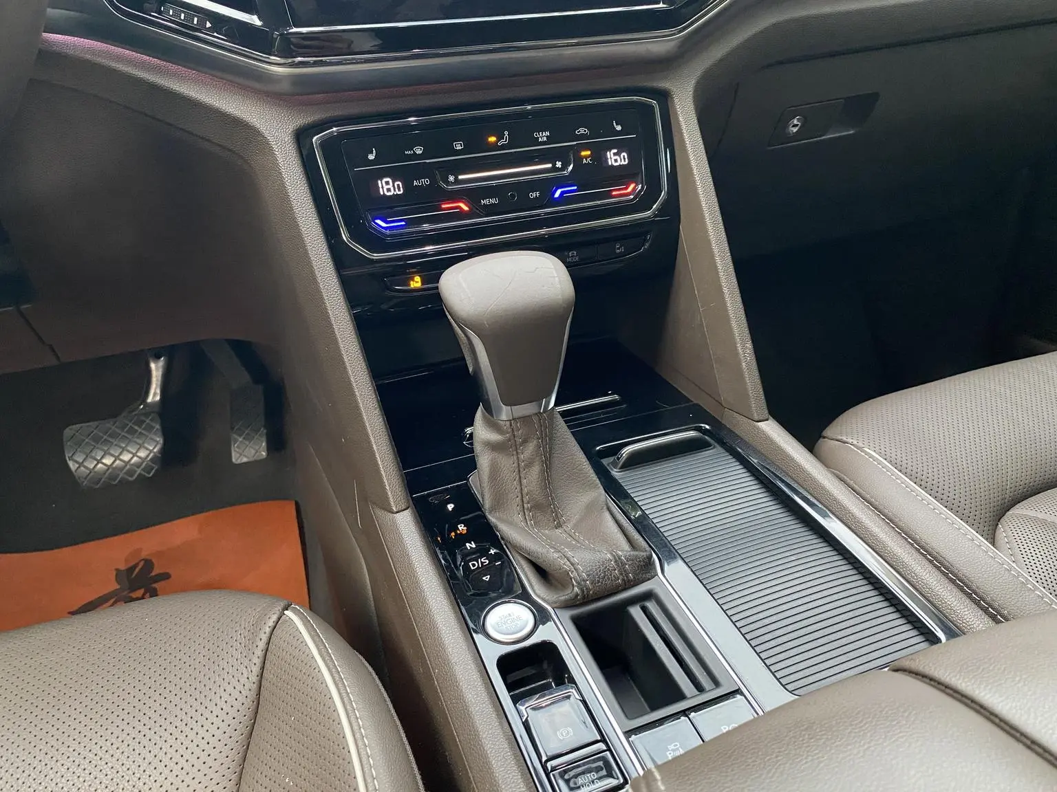 Volkswagen Viloran 2020 380TSI Flagship