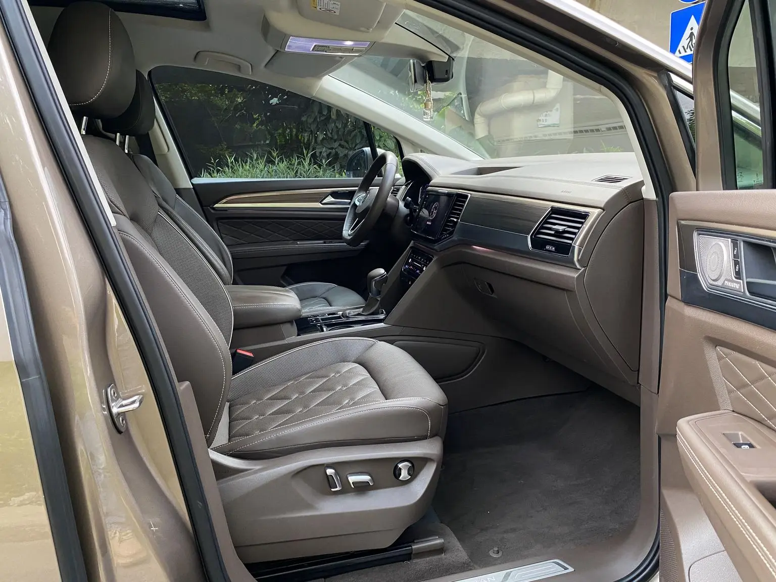 Volkswagen Viloran 2020 380TSI Flagship