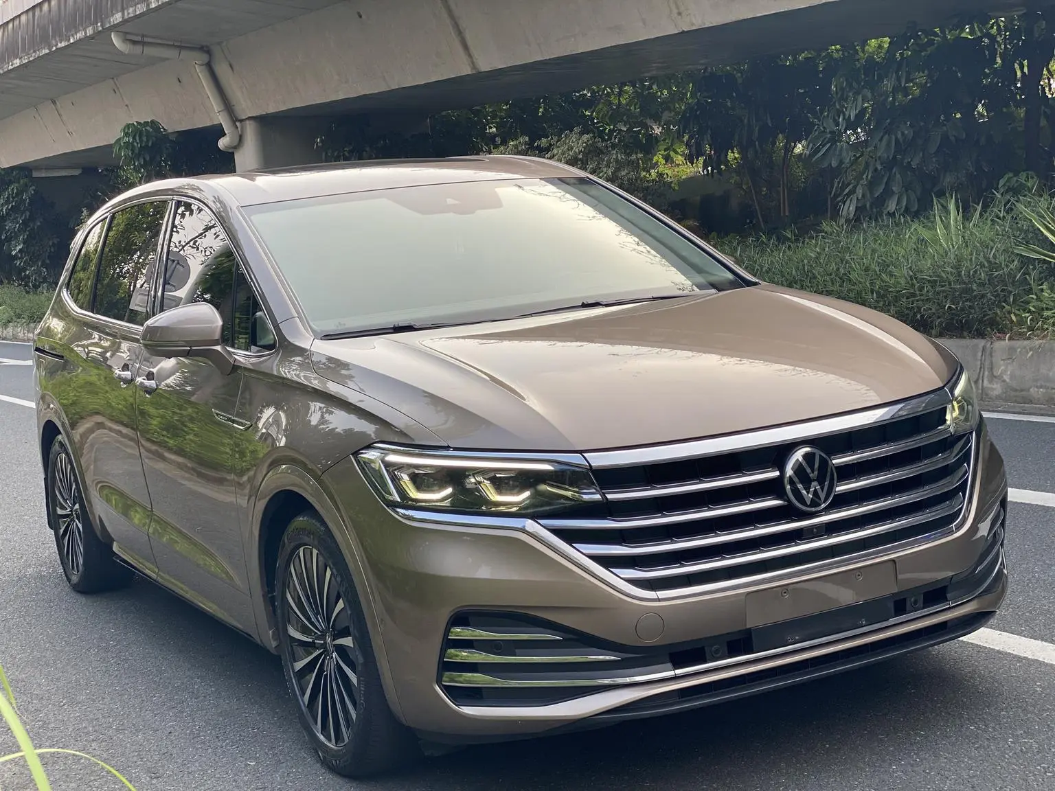 Volkswagen Viloran 2020 380TSI Flagship