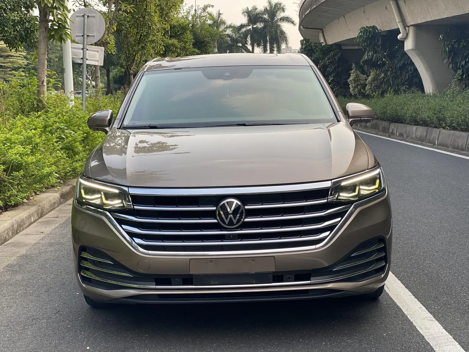 Volkswagen Viloran 2020 380TSI Flagship