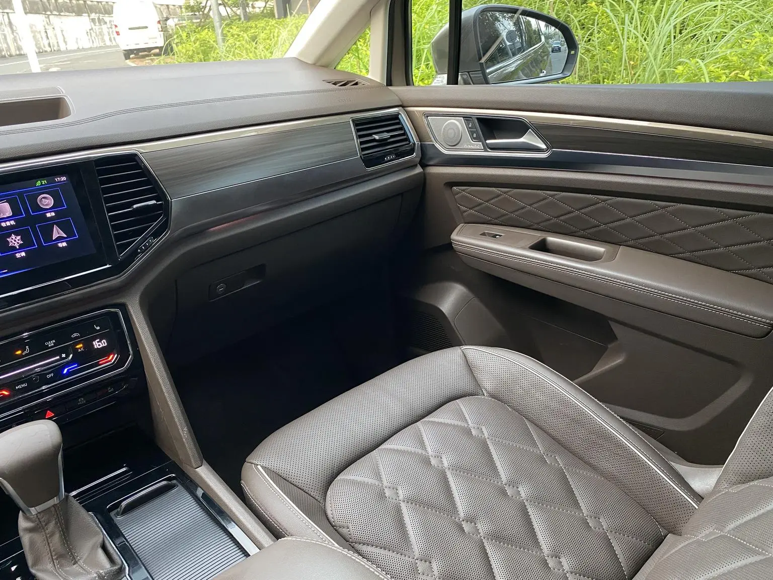 Volkswagen Viloran 2020 380TSI Flagship