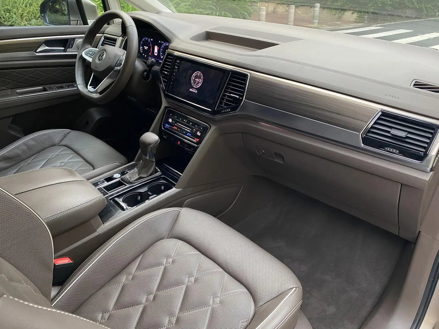Volkswagen Viloran 2020 380TSI Flagship