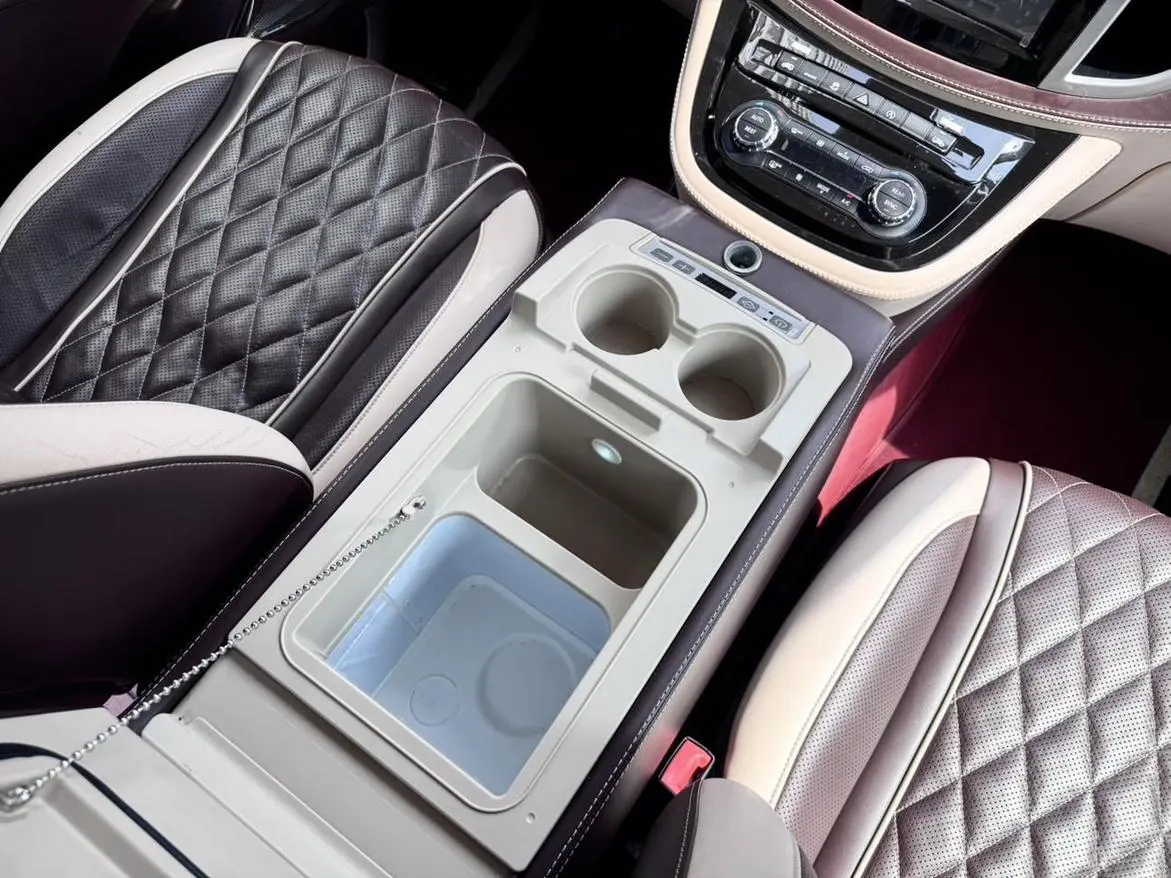 Mercedes-Benz 2020 2.0T Business 7 seat