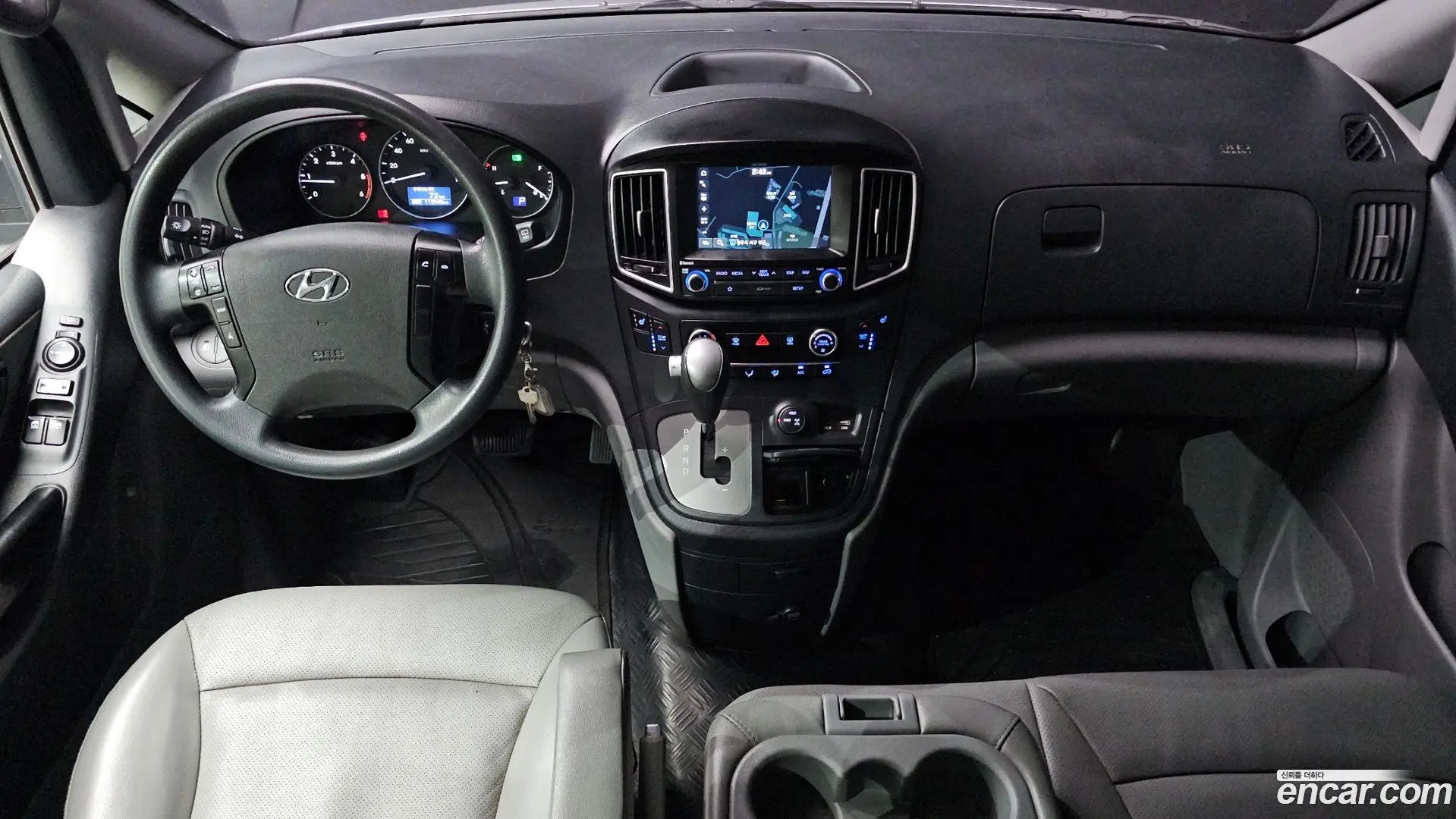Hyundai Starex 4WD Wagon 12-Seater