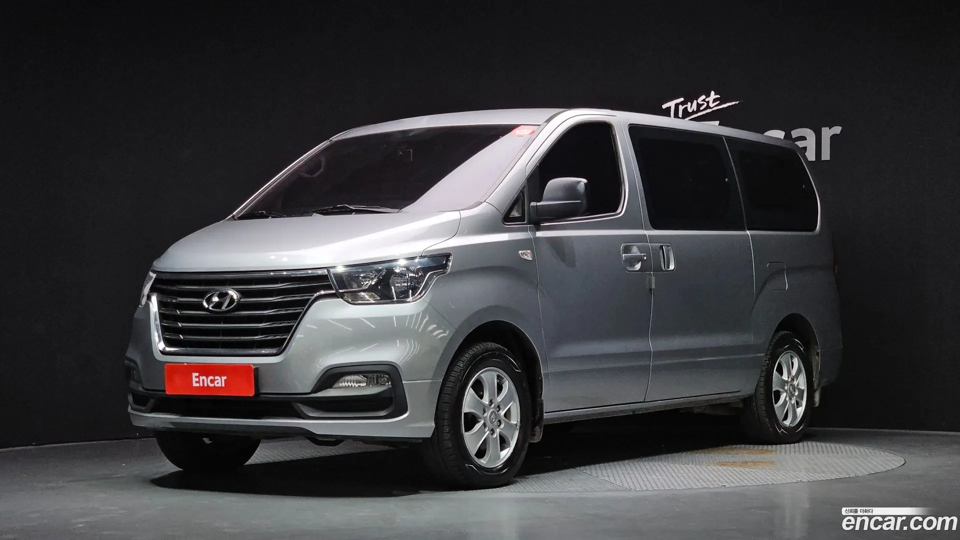 Hyundai Starex 4WD Wagon 12-Seater
