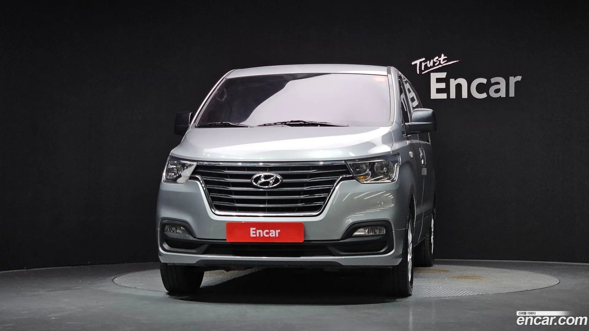 Hyundai Starex 4WD Wagon 12-Seater