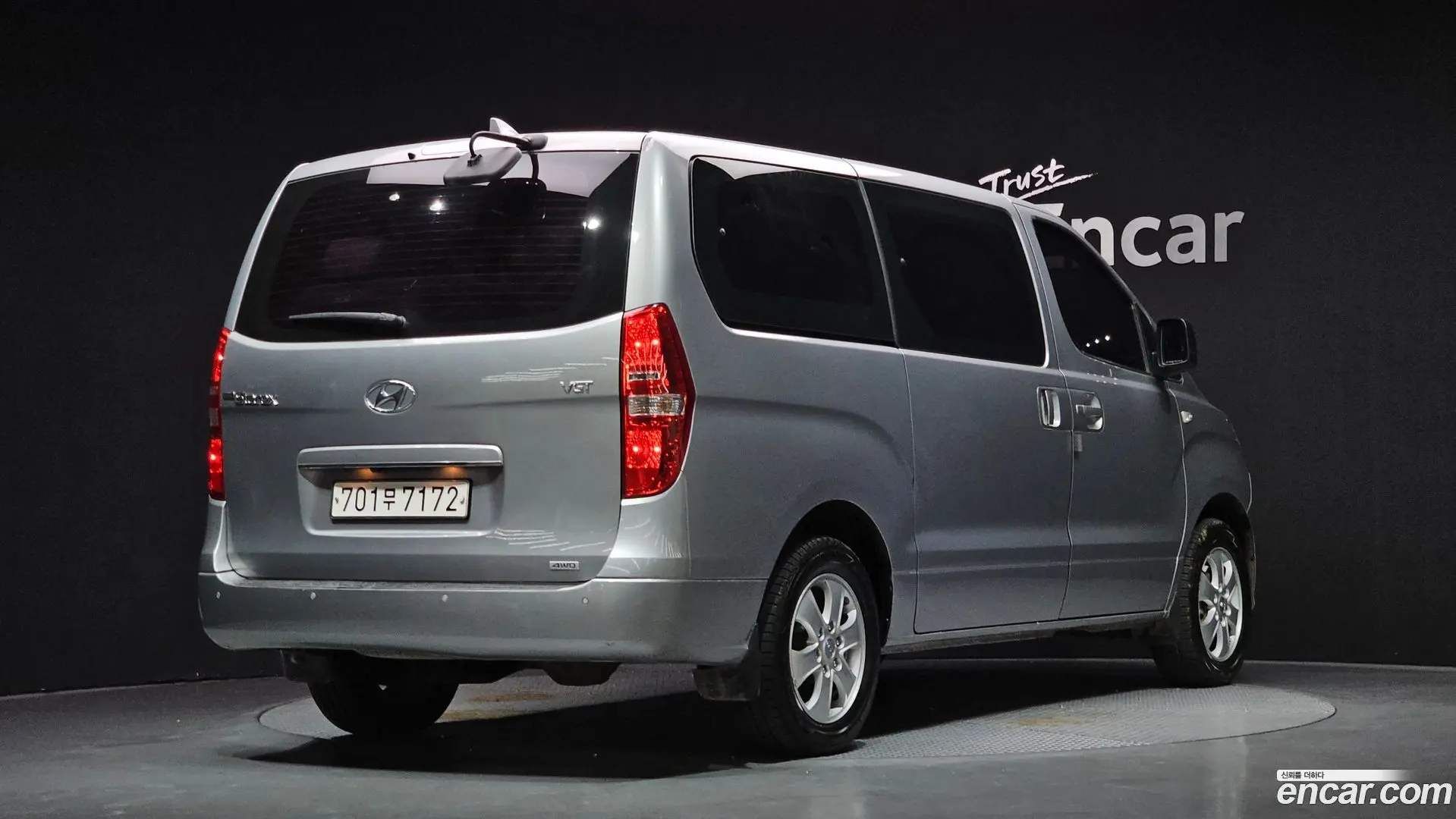 Hyundai Starex 4WD Wagon 12-Seater