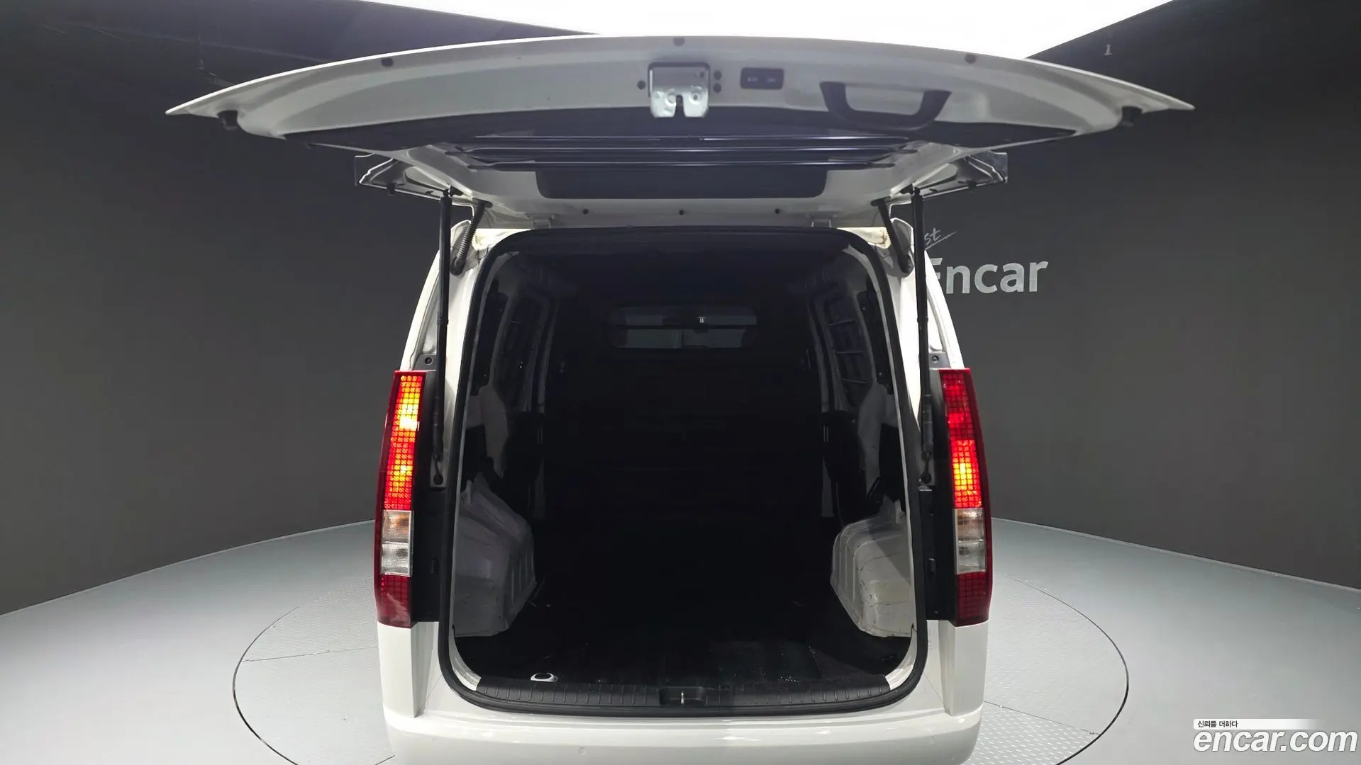 Hyundai Staria Cargo 3-Seater 2021
