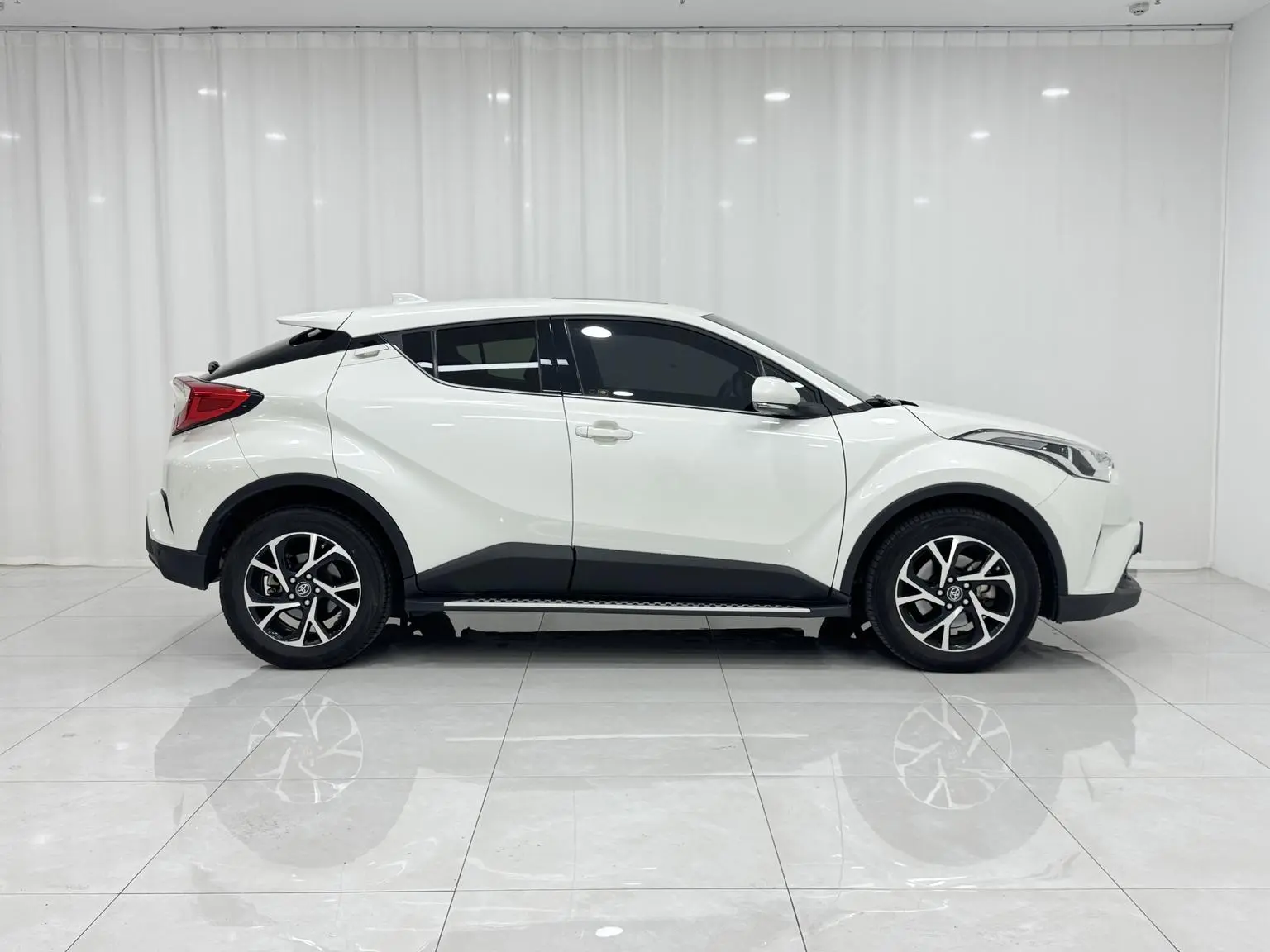 Toyota C-HR 2018 2.0L Sunroof China VI