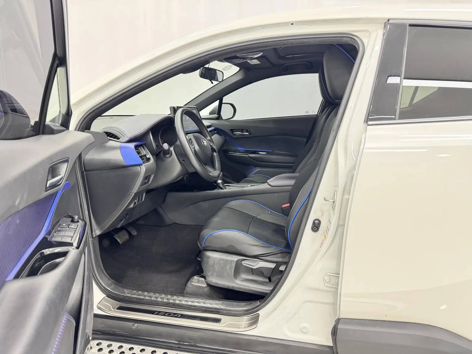 Toyota C-HR 2018 2.0L Sunroof China VI