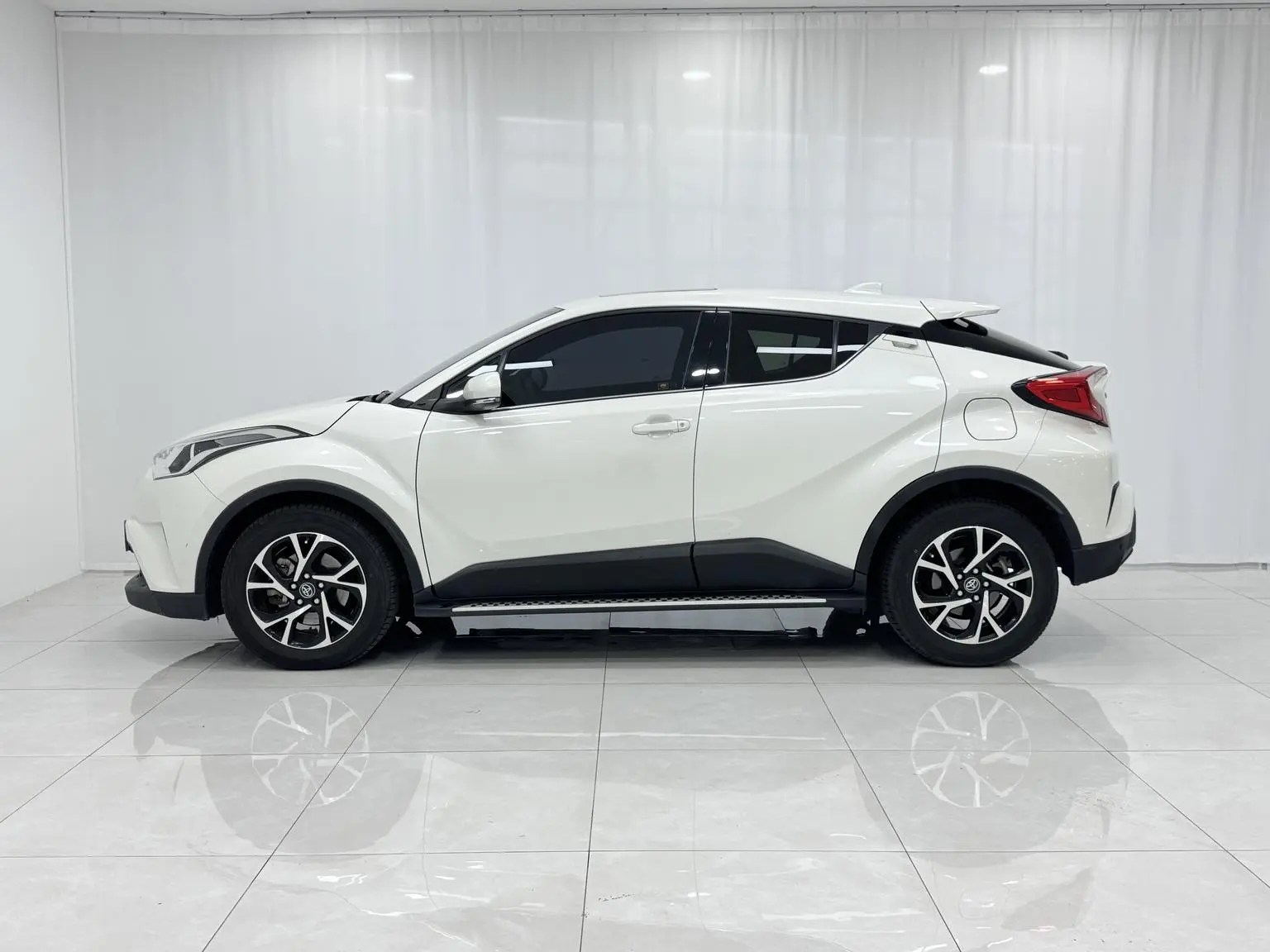 Toyota C-HR 2018 2.0L Sunroof China VI