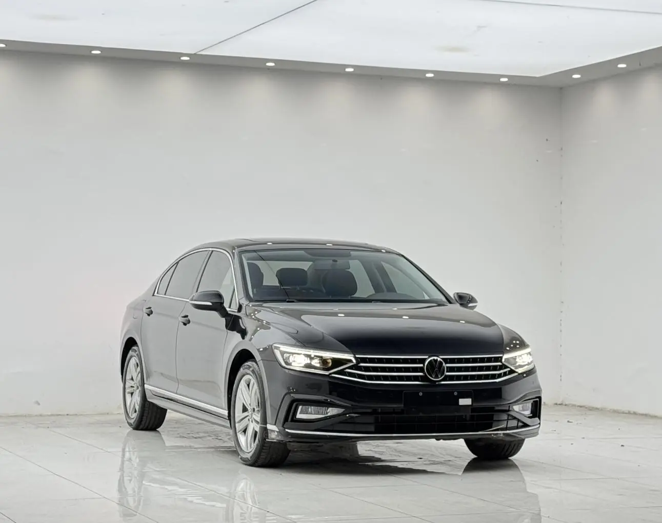 Volkswagen Magotan 2023 200 Units Commemorative 280TSI DSG Comfort