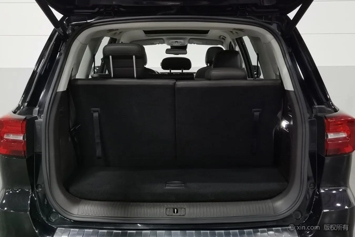 Roewe RX8 2018 30T Smart Connected 4WD Supreme