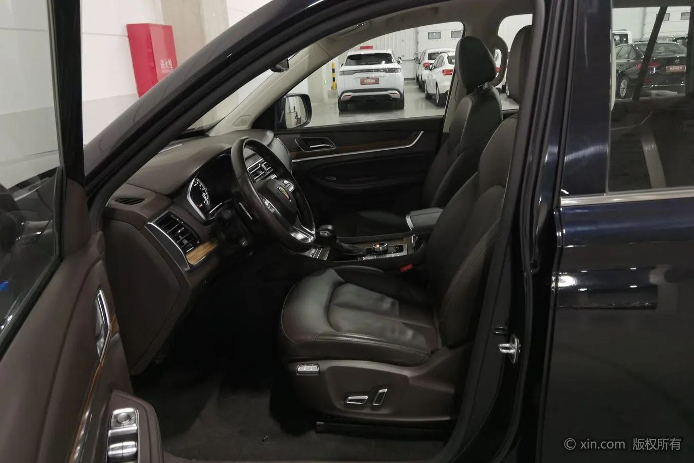 Roewe RX8 2018 30T Smart Connected 4WD Supreme