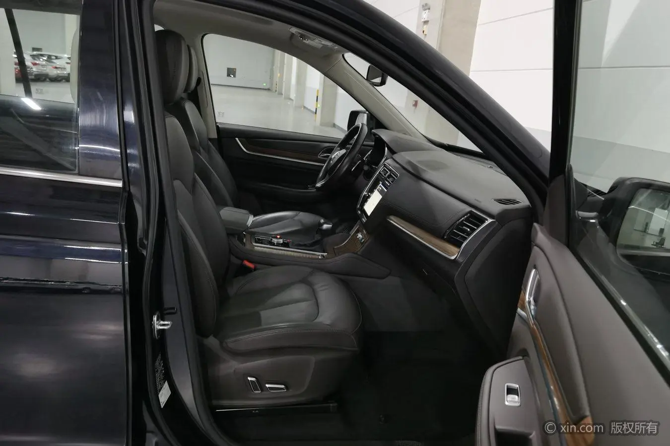 Roewe RX8 2018 30T Smart Connected 4WD Supreme
