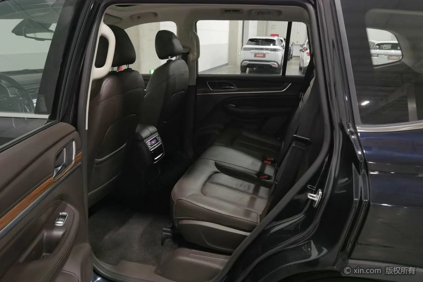 Roewe RX8 2018 30T Smart Connected 4WD Supreme