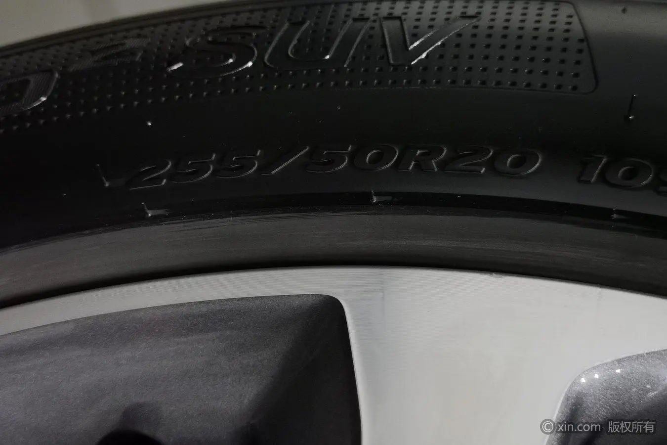 Roewe RX8 2018 30T Smart Connected 4WD Supreme